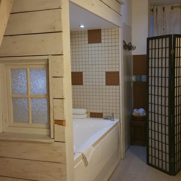 Chambres Touristiques La Cour Des Hotes Оберне Экстерьер фото