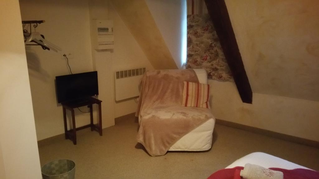 Chambres Touristiques La Cour Des Hotes Оберне Экстерьер фото