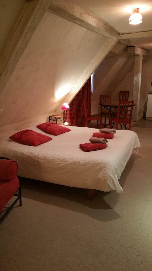 Chambres Touristiques La Cour Des Hotes Оберне Экстерьер фото