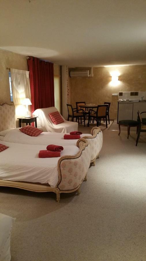 Chambres Touristiques La Cour Des Hotes Оберне Экстерьер фото