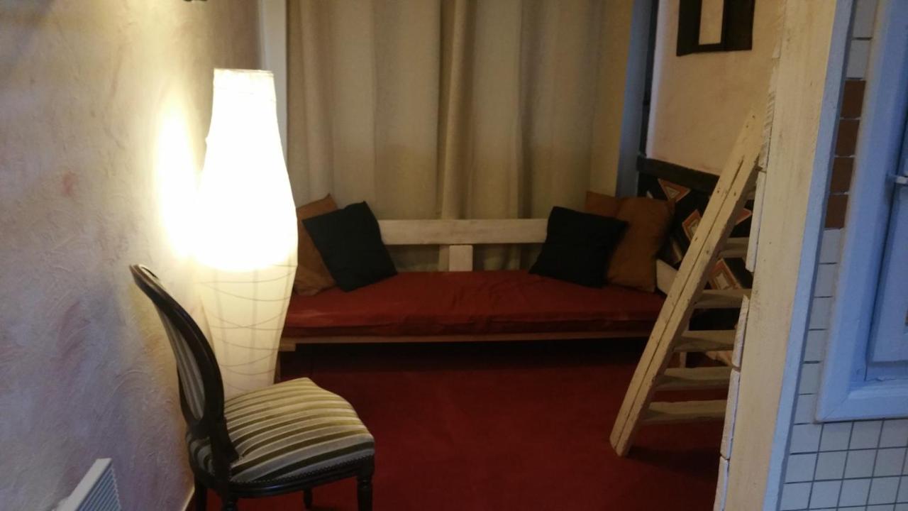 Chambres Touristiques La Cour Des Hotes Оберне Экстерьер фото